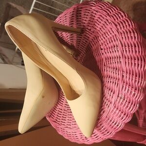 nude 4" high heels..